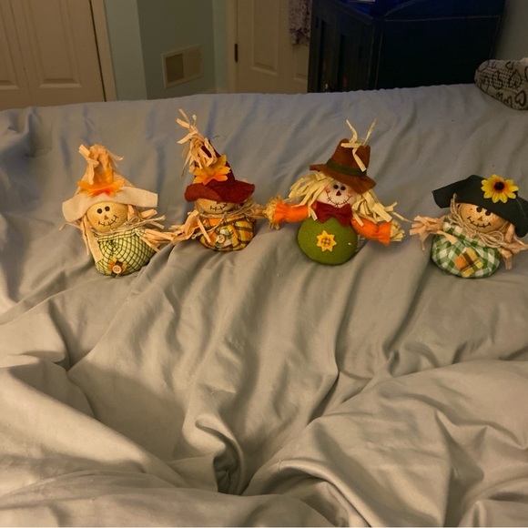 Festive Scarecrow Figurine Set - Multicolor - Picture 1 of 8